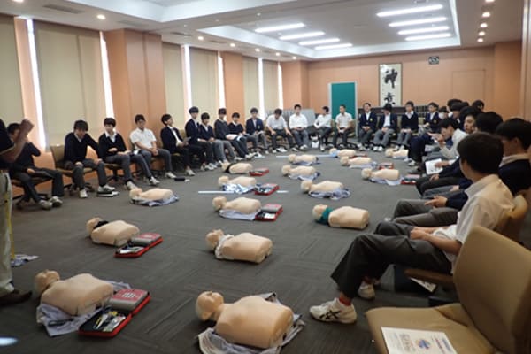 学校授業対応の救命救急法講習会の様子2